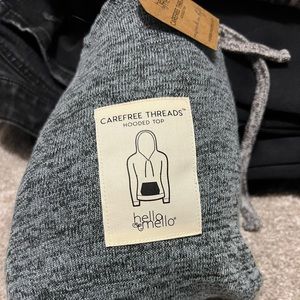 Hello Mello Carefree Threads hoodie Top NEW with drawstring bag